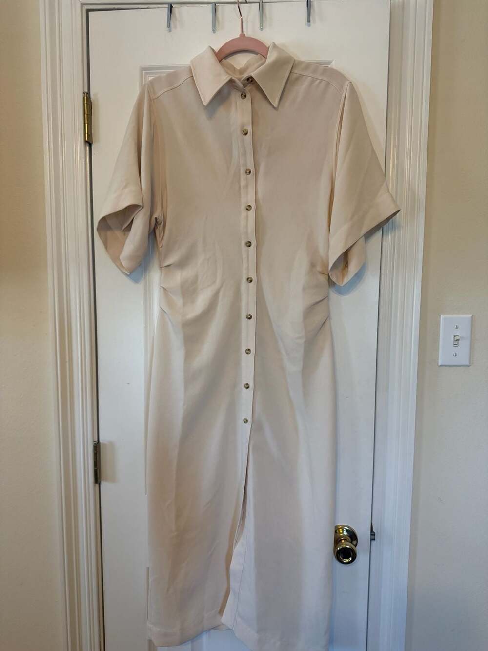 H&M Cream Ruched Short Sleeve Button Front Midi Shirt Dress
